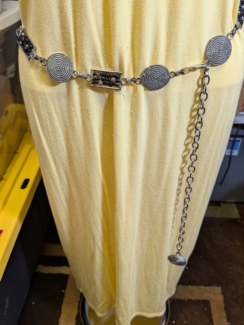 Fashion Jewelry Silver Chain Waist Belt with Textured Medallions